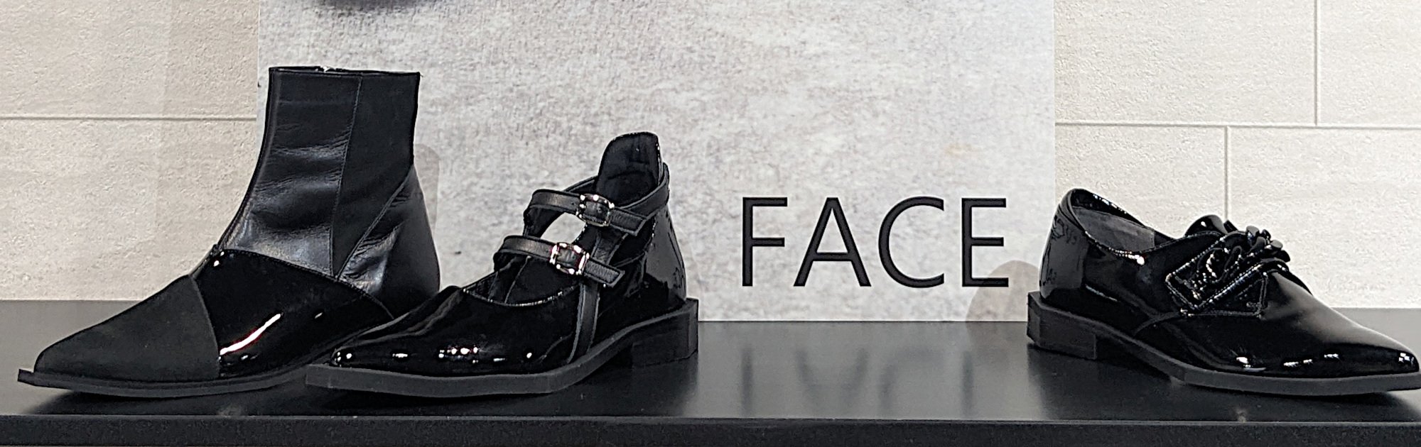 Faceブランドの3足の靴